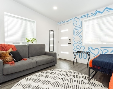 522 E Saint Louis Avenue - Photo Thumbnail 2