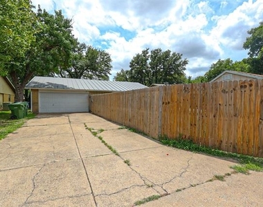 4222 Foliage Drive - Photo Thumbnail 15