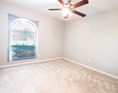 4222 Foliage Drive - Photo Thumbnail 12