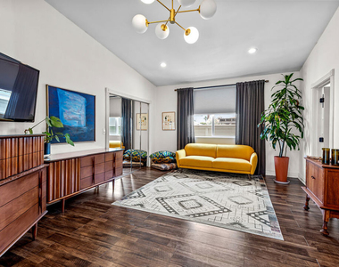 3429 Potomac Avenue - Photo Thumbnail 17