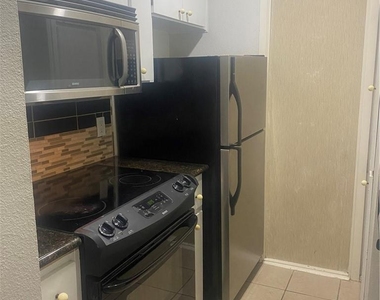 612 Park Place Pl - Photo Thumbnail 6
