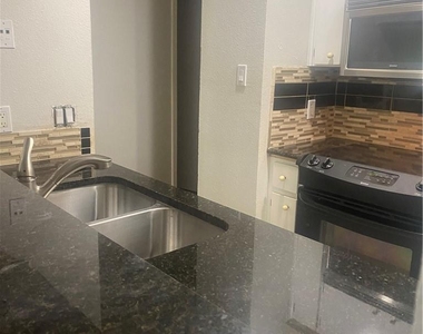 612 Park Place Pl - Photo Thumbnail 7