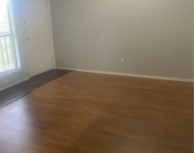 612 Park Place Pl - Photo Thumbnail 2