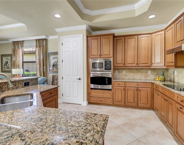 9434 Piacere Way - Photo Thumbnail 7