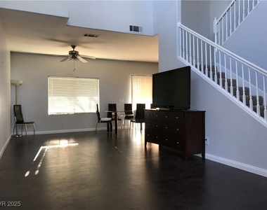 5423 Dancing Bear Drive - Photo Thumbnail 2