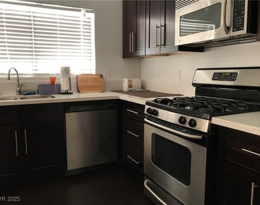 5423 Dancing Bear Drive - Photo Thumbnail 16