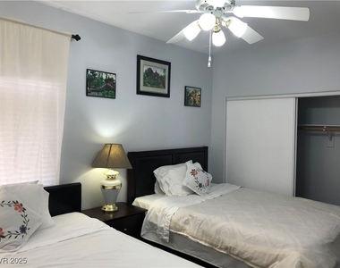 5423 Dancing Bear Drive - Photo Thumbnail 5