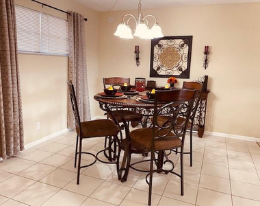 9420 S Hollybrook Lake Drive - Photo Thumbnail 12