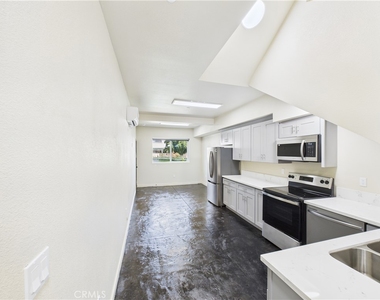 8457 Langdon - Photo Thumbnail 9
