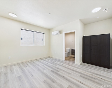 8457 Langdon - Photo Thumbnail 16