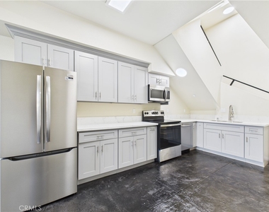 8457 Langdon - Photo Thumbnail 12