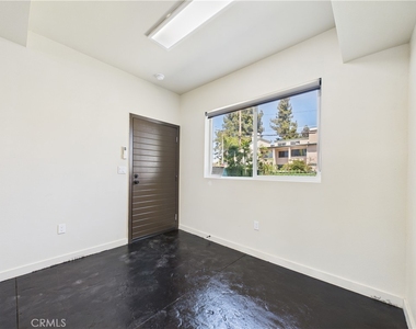 8457 Langdon - Photo Thumbnail 11