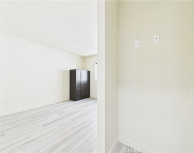 8457 Langdon - Photo Thumbnail 6