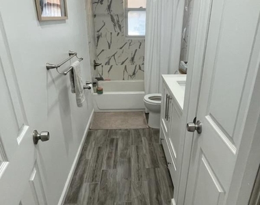511 Laurelton Boulevard - Photo Thumbnail 13