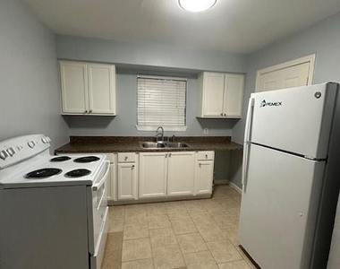 4701 Hoffman Street - Photo Thumbnail 9