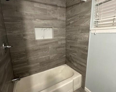 4701 Hoffman Street - Photo Thumbnail 6