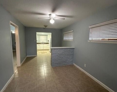 4701 Hoffman Street - Photo Thumbnail 11
