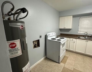 4701 Hoffman Street - Photo Thumbnail 10