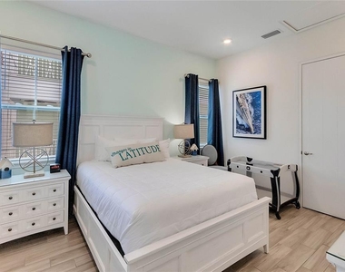 8004 Dreamsicle Drive - Photo Thumbnail 8