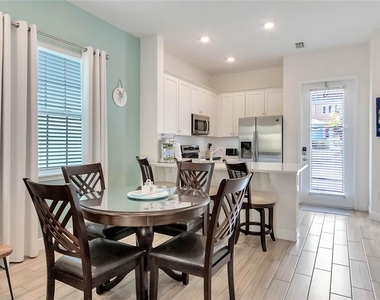 8004 Dreamsicle Drive - Photo Thumbnail 7