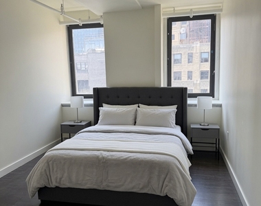 369 Lexington Avenue - Photo Thumbnail 3