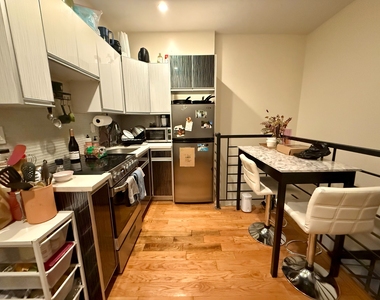 662 Park Place - Photo Thumbnail 2