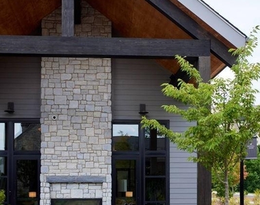 9132 Senator Royall Drive - Photo Thumbnail 5