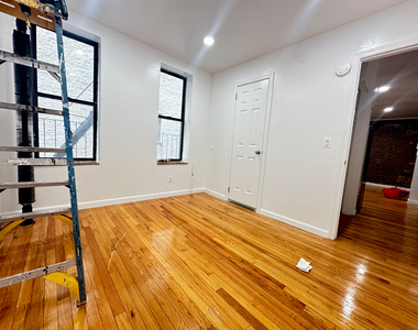 332 East 95th Street - Photo Thumbnail 2