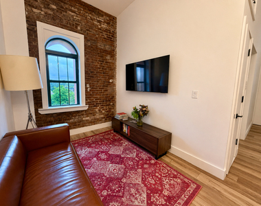 18 Howard Street - Photo Thumbnail 3