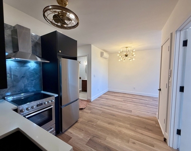 18 Howard Street - Photo Thumbnail 6
