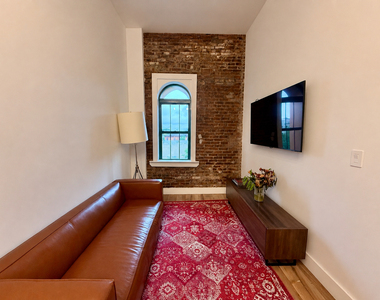 18 Howard Street - Photo Thumbnail 2