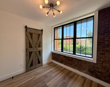 18 Howard Street - Photo Thumbnail 7