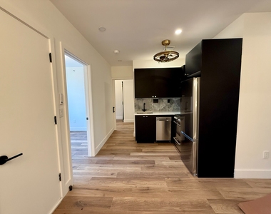 18 Howard Street - Photo Thumbnail 5