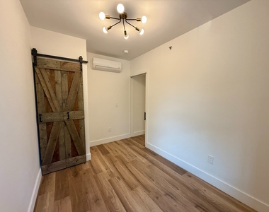 18 Howard Street - Photo Thumbnail 10