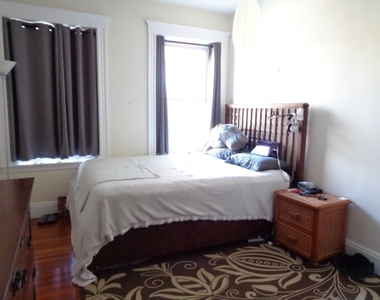 200 Winthrop Rd - Photo Thumbnail 1