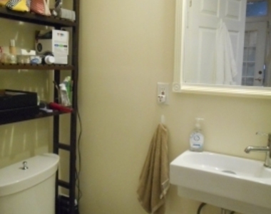 200 Winthrop Rd - Photo Thumbnail 3