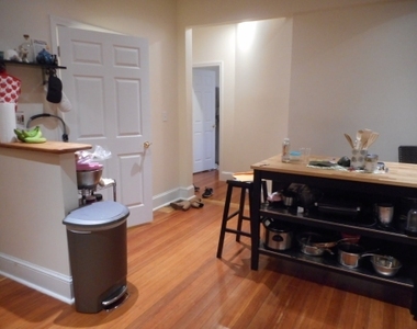 200 Winthrop Rd - Photo Thumbnail 2