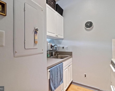 1010 Race Street - Photo Thumbnail 6