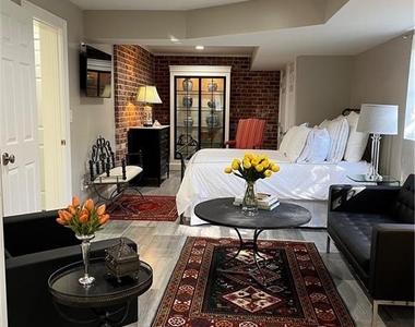 2523 Sharondale Drive Ne - Photo Thumbnail 8