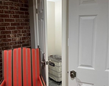2523 Sharondale Drive Ne - Photo Thumbnail 11