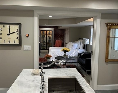 2523 Sharondale Drive Ne - Photo Thumbnail 7