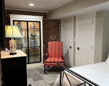 2523 Sharondale Drive Ne - Photo Thumbnail 10