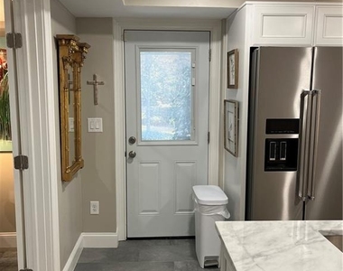 2523 Sharondale Drive Ne - Photo Thumbnail 18
