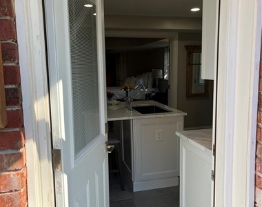 2523 Sharondale Drive Ne - Photo Thumbnail 6