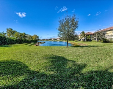 9512 Napoli Lane - Photo Thumbnail 27