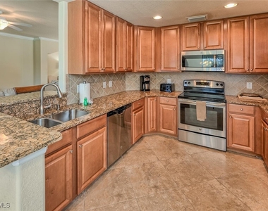 9512 Napoli Lane - Photo Thumbnail 9