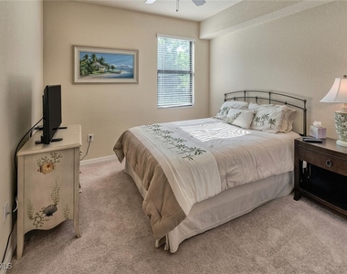 9512 Napoli Lane - Photo Thumbnail 16