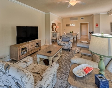 9512 Napoli Lane - Photo Thumbnail 7