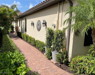 8328 Lucello Terrace N - Photo Thumbnail 2