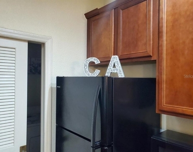 3001 Laurel Park Lane - Photo Thumbnail 14